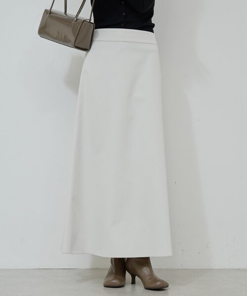 GALLARDAGALANTE（ガリャルダガランテ）の「ドライサテンセミフレアスカート（スカート・レディース・グレイッシュベージュ/ブラック・1/0）」の17枚目の写真