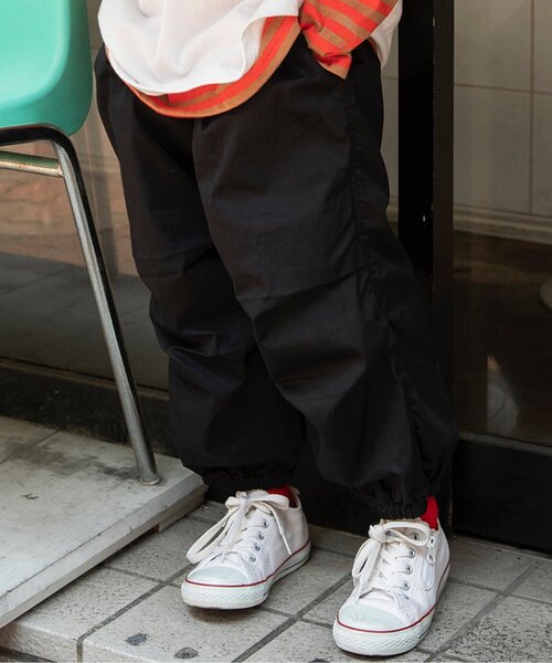 BREEZE（ブリーズ）の「B NEWJACK パラシュートパンツ（その他パンツ・キッズ・インディゴブルー/ピンク/ブラウン/カーキ/アイボリー/ブラック・150/140/130/120/110/100/90/160）」の3枚目の写真