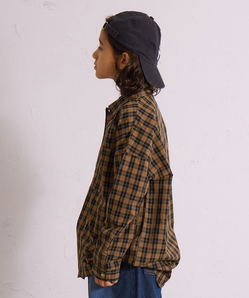 PAIRMANON STREET（ペアマノンストリート）の「アソート 長袖 布帛 ワンポイント 刺繍 シャツ【PAIRMANON STREET】（シャツ/ブラウス・キッズ・テラコッタ/ベージュ系その他/ブラウン/ネイビー/ブラック系その他/グレー系その他・100/110/120/130/140/150/160/90）」の21枚目の写真