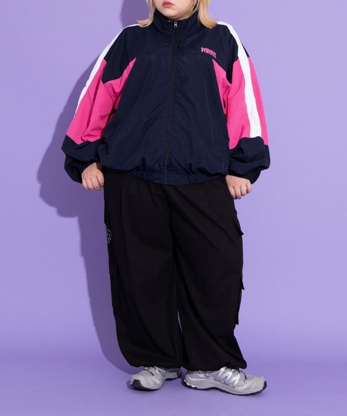 PUNYUS（プニュズ）の「切り替えナイロンジャケット（ナイロンジャケット・レディース・ブラック/レッド/ネイビー・2/4/3）」の8枚目の写真