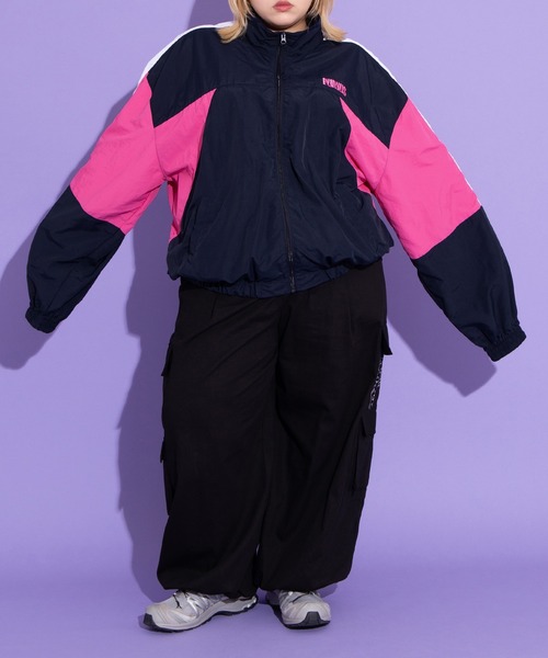PUNYUS（プニュズ）の「切り替えナイロンジャケット（ナイロンジャケット・レディース・ブラック/レッド/ネイビー・2/4/3）」の10枚目の写真