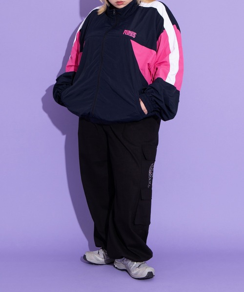 PUNYUS（プニュズ）の「切り替えナイロンジャケット（ナイロンジャケット・レディース・ブラック/レッド/ネイビー・2/4/3）」の11枚目の写真