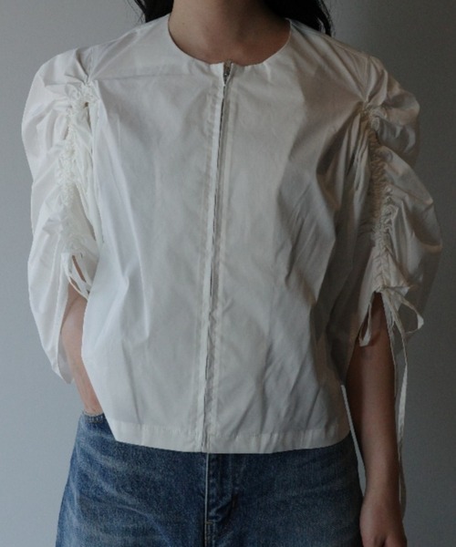 MANOF DRAWSTRING SLEEVE SHORT BLOUSE
