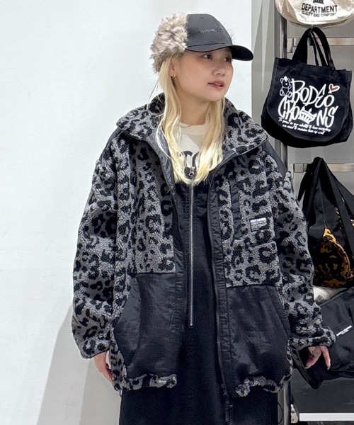 RODEO CROWNS WIDE BOWL（ロデオクラウンズワイドボウル）の「テディボアブルゾン（ブルゾン・レディース・ブラック/オフホワイト/グレー系その他/オレンジ系その他・FREE）」の4枚目の写真