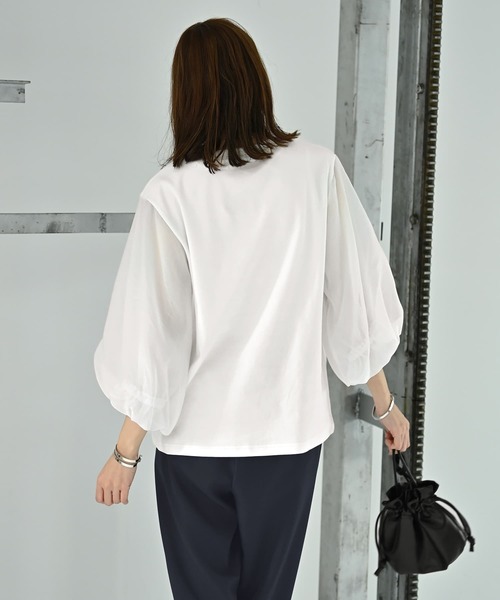 STYLE DELI(スタイルデリ)の「【Kana Oyama×BLK001】チュール袖トップス/DELI size(Tシャツ/カットソー・レディース・ネイビー・FREE)」の4枚目の写真