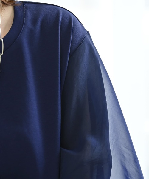 STYLE DELI(スタイルデリ)の「【Kana Oyama×BLK001】チュール袖トップス/DELI size(Tシャツ/カットソー・レディース・ネイビー・FREE)」の15枚目の写真