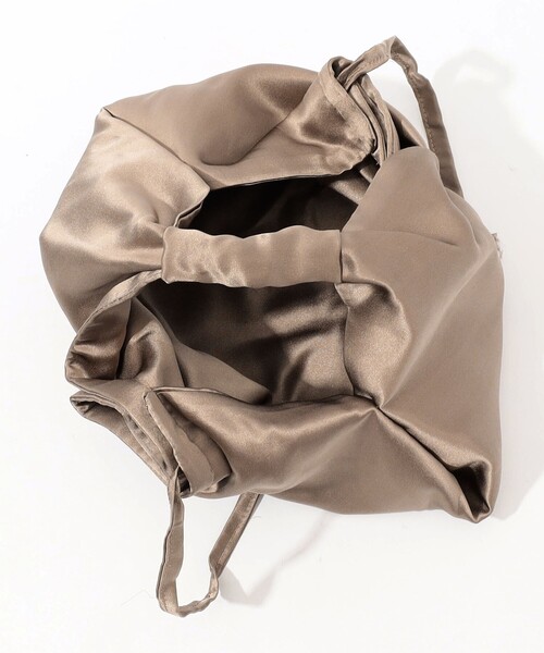 TOMORROWLAND (トゥモローランド)の「TENDRESSE STUDIO パラシュート バッグ(ハンドバッグ・レディース・ベージュ/ブラック/ライトブルー・FREE)」の13枚目の写真