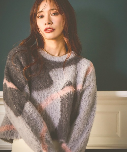 mysty woman(ミスティウーマン)の「【WEB限定】ニュアンスラインジャガードニットプルオーバー 494923(ニット/セーター・レディース・オフホワイト/ライトグレー/ライトブラウン・FREE)」の3枚目の写真