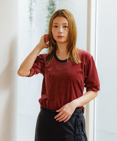 Rouge vif la cle（ルージュヴィフラクレ）の「【Le Melange/ル・メランジュ】ベロアボーダーTシャツ/#8541007/ボーダー/ベロア【WEB限定】（Tシャツ/カットソー・レディース・ブラウン/サックスブルー/レッド・フリー）」の6枚目の写真