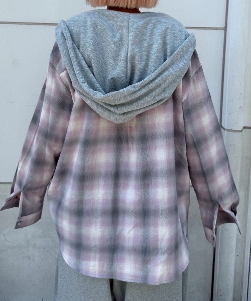 Never mind the XU / Chikashitsu+（ネバーマインド ザ エックスユー / チカシツプラス）の「【nmtc+】sweat hooded check shirts / 【エヌエムティーシープラス】フード付き長袖チェックシャツ（シャツ/ブラウス・メンズ・グレー/ピンク・ONE SIZE）」の12枚目の写真
