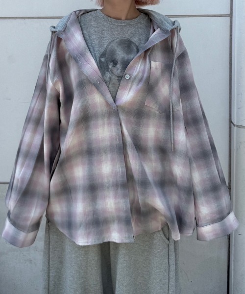 Never mind the XU / Chikashitsu+（ネバーマインド ザ エックスユー / チカシツプラス）の「【nmtc+】sweat hooded check shirts / 【エヌエムティーシープラス】フード付き長袖チェックシャツ（シャツ/ブラウス・メンズ・グレー/ピンク・ONE SIZE）」の10枚目の写真