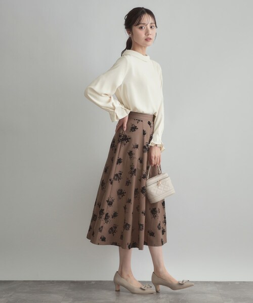 couture brooch(クチュールブローチ)の「【大人可愛い・通勤】ロールカラーバックリボンブラウス(シャツ/ブラウス・レディース・アイボリー/サンドベージュ/ブラック・40/38/42/36)」の9枚目の写真