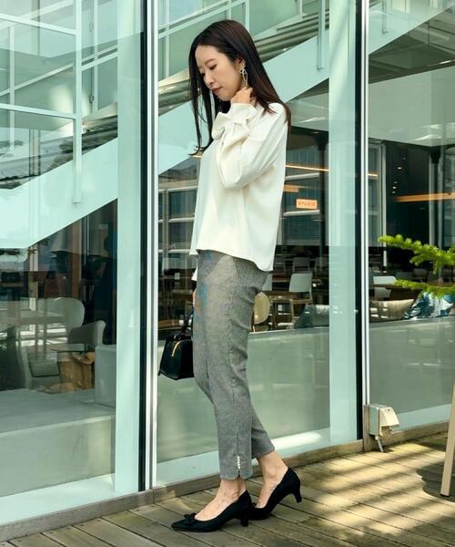 couture brooch(クチュールブローチ)の「【大人可愛い・通勤】ロールカラーバックリボンブラウス(シャツ/ブラウス・レディース・アイボリー/サンドベージュ/ブラック・40/38/42/36)」の10枚目の写真