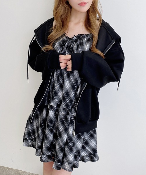 INGNI(イング)の「チェック柄ティアードキャミワンピース(ワンピース・レディース・ブラック系/ネイビー系2/ブラウン系その他2・M)」の13枚目の写真
