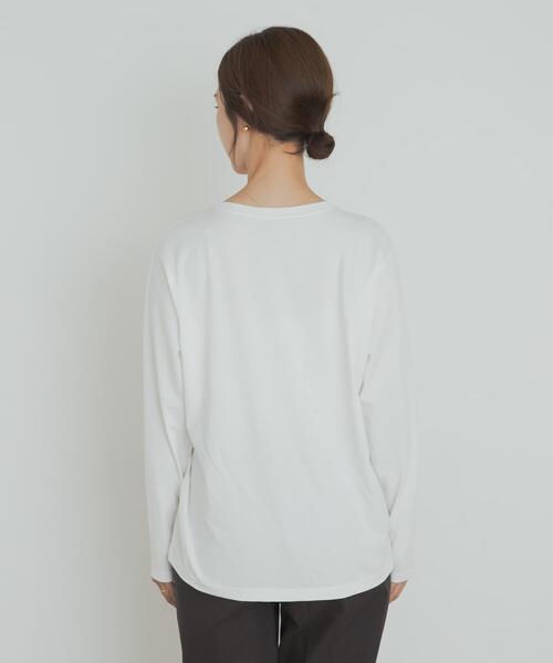 URBAN RESEARCH DOORS(アーバンリサーチドアーズ)の「ロゴプリント+刺しゅうロングTシャツ(Tシャツ/カットソー・レディース・ベージュ/オフホワイト/ホワイト系その他・MEDIUM)」の12枚目の写真