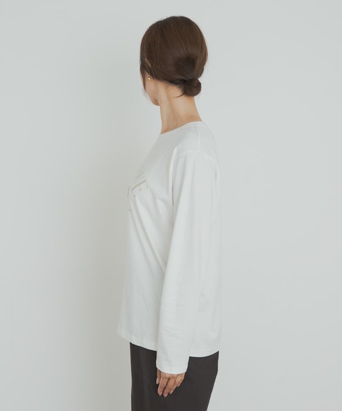 URBAN RESEARCH DOORS（アーバンリサーチドアーズ）の「ロゴプリント＋刺しゅうロングTシャツ（Tシャツ/カットソー・レディース・ベージュ/オフホワイト/ホワイト系その他・MEDIUM）」の22枚目の写真