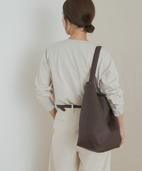 URBAN RESEARCH DOORS（アーバンリサーチドアーズ）の「ロゴプリント＋刺しゅうロングTシャツ（Tシャツ/カットソー・レディース・ベージュ/オフホワイト/ホワイト系その他・MEDIUM）」の10枚目の写真