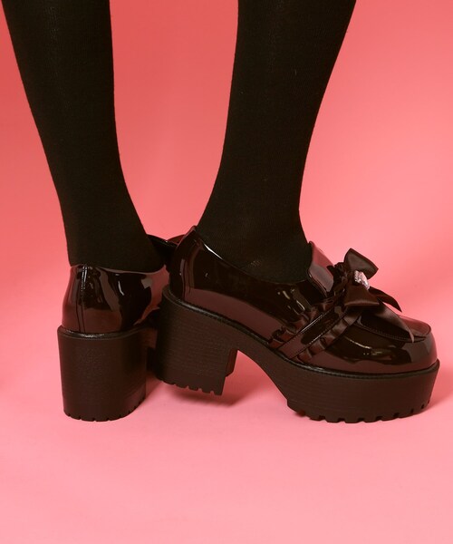 cs T&P（シーエスティーアンドピー）の「リボン付厚底ローファーパンプス（パンプス・レディース・ダークブラウン系1/ホワイト系2/ブラック系1・M/S/L/LL）」の11枚目の写真