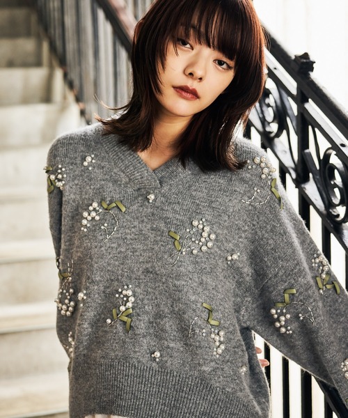 UNITED ARROWSフラワービジューロングスリーブニット　ビジュー フラワー ビジュー ロングスリーブ ニット｜ユナイテッドアローズ