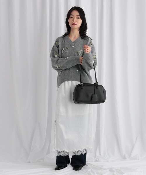 mysty woman（ミスティウーマン）の「フラワービジューニット 588942（ニット/セーター・レディース・パープル/グレー/ブラック・FREE）」の7枚目の写真