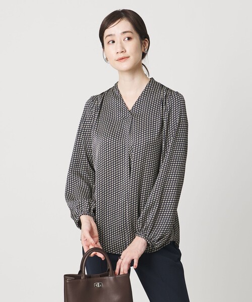 UNITED ARROWS Vネックロングスリーブブラウス　グレー　美品 UNITED ARROWS Vネックロングスリーブブラウス グレー - メルカリ