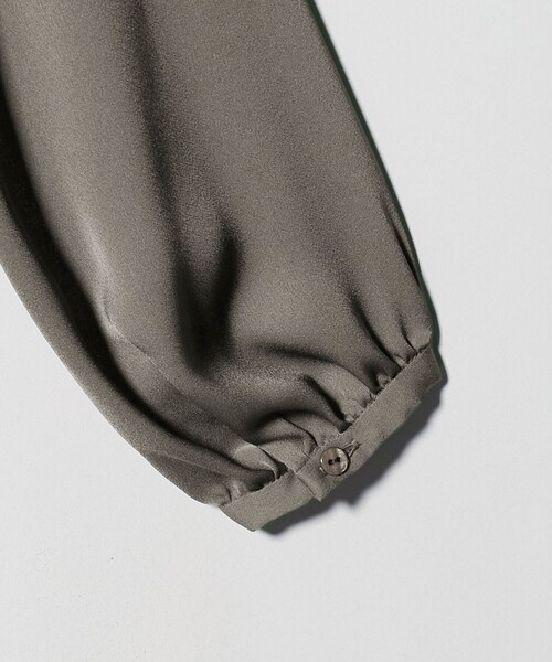 バック サテン Vネック ロングスリーブ ブラウス ‐ウォッシャブル