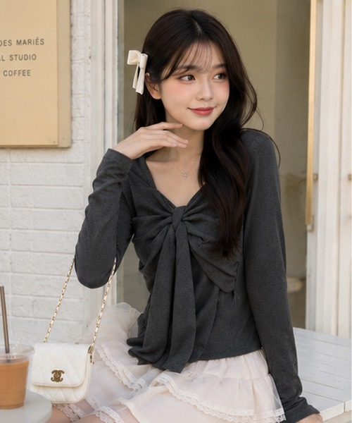 Nia（ニア）の「Nia(ニア)/リボンデザイン　クロップド長袖カットソー（Tシャツ/カットソー・レディース・レッド/グレー・SMALL/MEDIUM）」の2枚目の写真