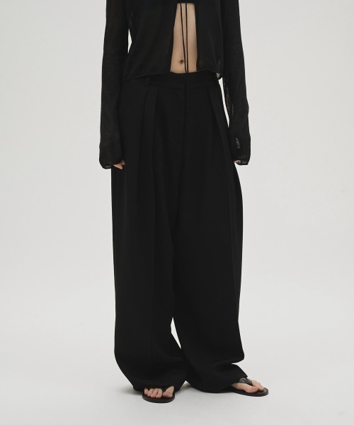 TODAYFUL（トゥデイフル）の「Tuck Wide Trousers（その他パンツ・レディース・チョコ/セージグリーン/ブラック・36inch/38inch）」の2枚目の写真