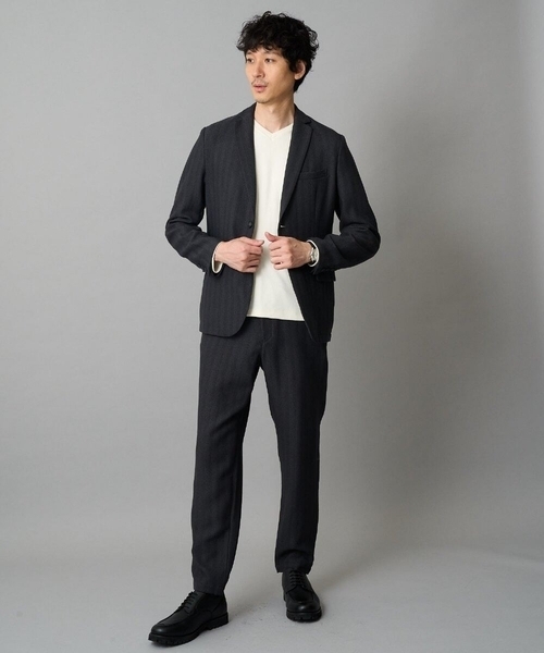 a.v.v(アーヴェヴェ)の「【イージーケア/洗濯機で洗える】アゼダブルフェイスVネックTシャツ 通勤/ビジネス/ジャケット〈ON/OFF SERIES〉(Tシャツ/カットソー・メンズ・チャコールグレー/アイボリー/ブラック・48/46/50)」の13枚目の写真
