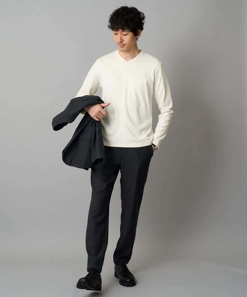 a.v.v(アーヴェヴェ)の「【イージーケア/洗濯機で洗える】アゼダブルフェイスVネックTシャツ 通勤/ビジネス/ジャケット〈ON/OFF SERIES〉(Tシャツ/カットソー・メンズ・チャコールグレー/アイボリー/ブラック・48/46/50)」の14枚目の写真