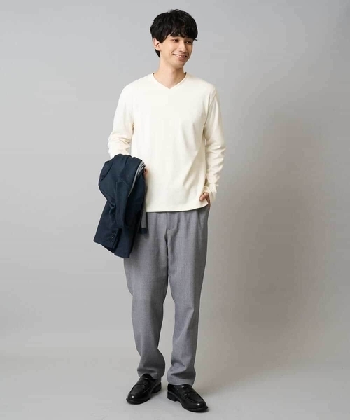 a.v.v(アーヴェヴェ)の「【イージーケア/洗濯機で洗える】アゼダブルフェイスVネックTシャツ 通勤/ビジネス/ジャケット〈ON/OFF SERIES〉(Tシャツ/カットソー・メンズ・チャコールグレー/アイボリー/ブラック・48/46/50)」の17枚目の写真