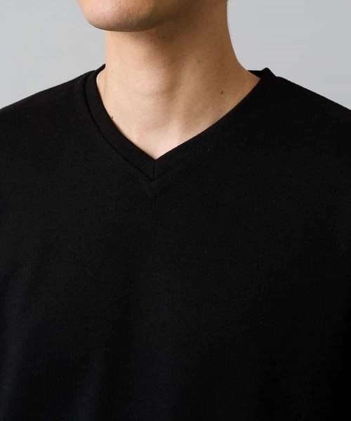 a.v.v(アーヴェヴェ)の「【イージーケア/洗濯機で洗える】アゼダブルフェイスVネックTシャツ 通勤/ビジネス/ジャケット〈ON/OFF SERIES〉(Tシャツ/カットソー・メンズ・チャコールグレー/アイボリー/ブラック・48/46/50)」の6枚目の写真