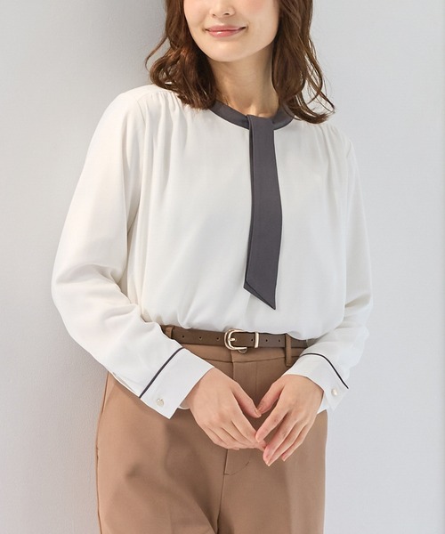 Honeys(ハニーズ)の「【ハニぽか】あったか裏地配色ボウタイブラウス(シャツ/ブラウス・レディース・アイボリー/グレイッシュベージュ/チャコール/ミント・L/LL/M/S/3L)」の9枚目の写真