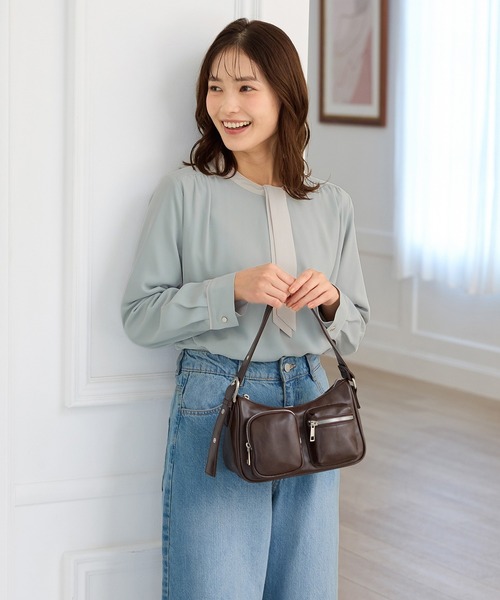 Honeys(ハニーズ)の「【ハニぽか】あったか裏地配色ボウタイブラウス(シャツ/ブラウス・レディース・アイボリー/グレイッシュベージュ/チャコール/ミント・L/LL/M/S/3L)」の17枚目の写真