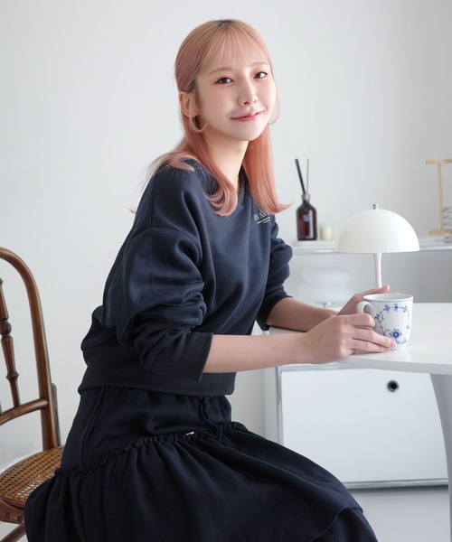 KOBE LETTUCE（コウベレタス）の「[ 双松桃子さんコラボ ] 裏起毛 スウェットロゴVネックプルオーバー（スウェット・レディース・チャコールグレー/オートミール/ネイビー・M）」の12枚目の写真
