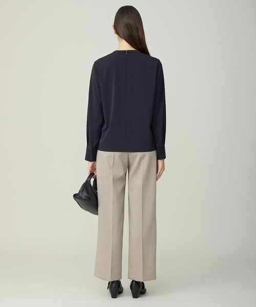 ICB(アイシービー)の「Fied キーネック ブラウス(シャツ/ブラウス・レディース・ブラック系/ネイビー系・6/4/2)」の12枚目の写真