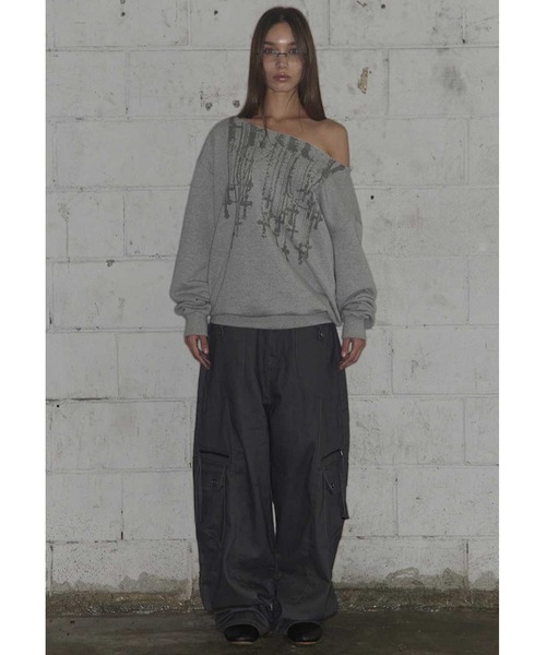 FANCY CLUB（ファンシークラブ）の「A'GEM/9 × .kom 『FANCY CLUB/ファンシークラブ』NECKLISS ONE-SHOULDER SWEATSHIRT/ワンショルダースウェットシャツ（スウェット・レディース・グレー/ブラック/レッド・FREE）」の16枚目の写真