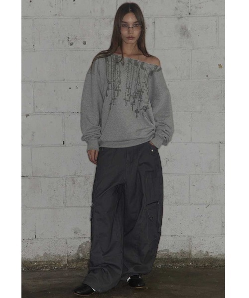 FANCY CLUB（ファンシークラブ）の「A'GEM/9 × .kom 『FANCY CLUB/ファンシークラブ』NECKLISS ONE-SHOULDER SWEATSHIRT/ワンショルダースウェットシャツ（スウェット・レディース・グレー/ブラック/レッド・FREE）」の15枚目の写真