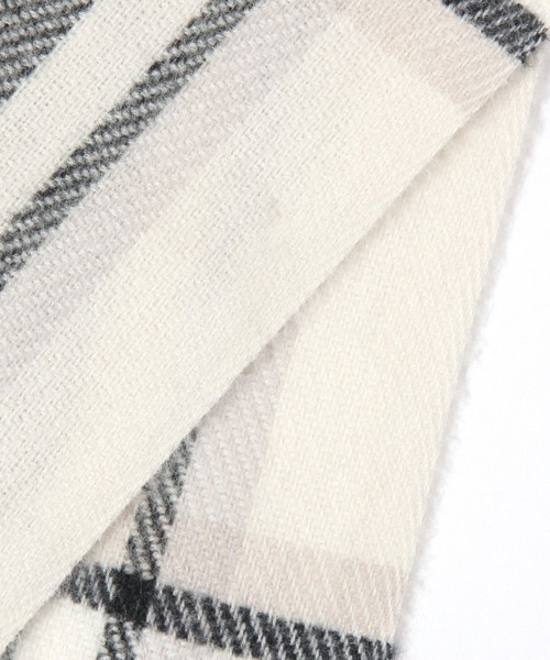 GLOBAL WORK（グローバルワーク）の「静電軽減柄ストール/579543（マフラー・レディース・オフホワイト/ライトイエロー/ライトブルー/ブラック/ホワイト系その他3/ダークブラウン/ネイビー/ベージュ・FREE）」の16枚目の写真