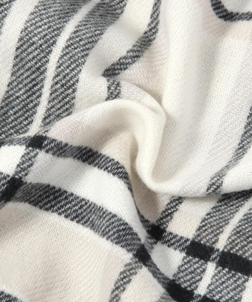 GLOBAL WORK（グローバルワーク）の「静電軽減柄ストール/579543（マフラー・レディース・オフホワイト/ライトイエロー/ライトブルー/ブラック/ホワイト系その他3/ダークブラウン/ネイビー/ベージュ・FREE）」の22枚目の写真