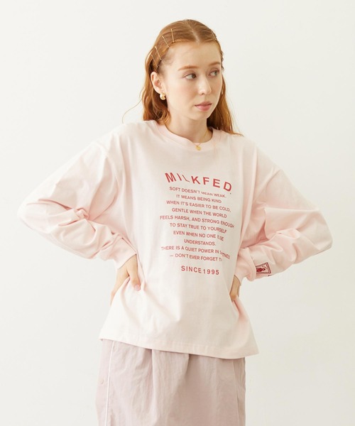 MILKFED.(ミルクフェド)の「LETTER GRAPHIC L/S TEE(Tシャツ/カットソー・レディース・オフホワイト/ライトピンク/チャコール・L/M)」の1枚目の写真