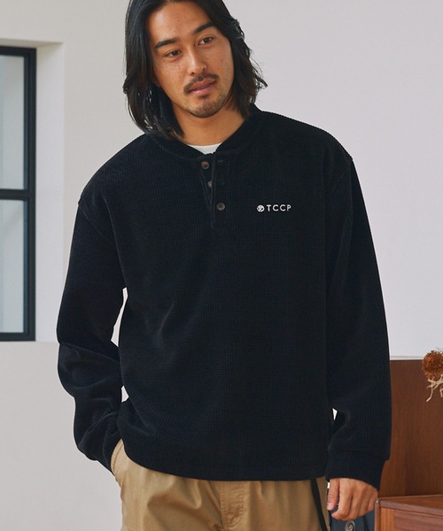 THE CRAFT CREW PRODUCTS(ザクラフトクループロダクツ)の「モールワッフル ビッグシルエット ヘンリーネックスウェット / アンチピリング【THE CRAFT CREW PRODUCTS】(スウェット・メンズ・チェリーレッド/ダークネイビー/グレー/ダークブラウン/アイボリー/ブラック・S/L/M)」の2枚目の写真