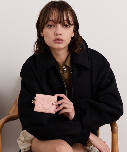CHARLES & KEITH（チャールズ & キース）の「Arrietty アリエッティ キルトボウハートチャーム カードホルダー（カードケース・レディース・ライトピンク/ブラック/クリーム・XXS）」の17枚目の写真