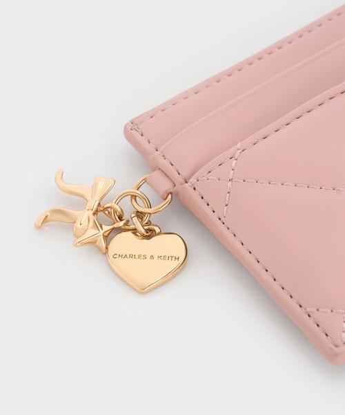 CHARLES & KEITH（チャールズ & キース）の「Arrietty アリエッティ キルトボウハートチャーム カードホルダー（カードケース・レディース・ライトピンク/ブラック/クリーム・XXS）」の14枚目の写真