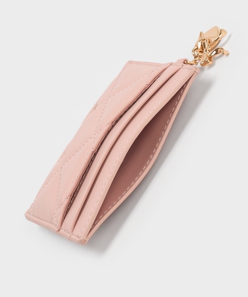 CHARLES & KEITH（チャールズ & キース）の「Arrietty アリエッティ キルトボウハートチャーム カードホルダー（カードケース・レディース・ライトピンク/ブラック/クリーム・XXS）」の15枚目の写真