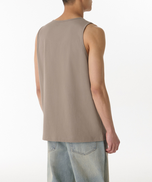 MUSINSA STANDARD（ムシンサスタンダード）の「スcoopネックスリーブレストップ[トープ]（Tシャツ/カットソー・メンズ・その他・SMALL/MEDIUM/LARGE/X-LARGE/XX-LARGE/XXX-LARGE）」の2枚目の写真