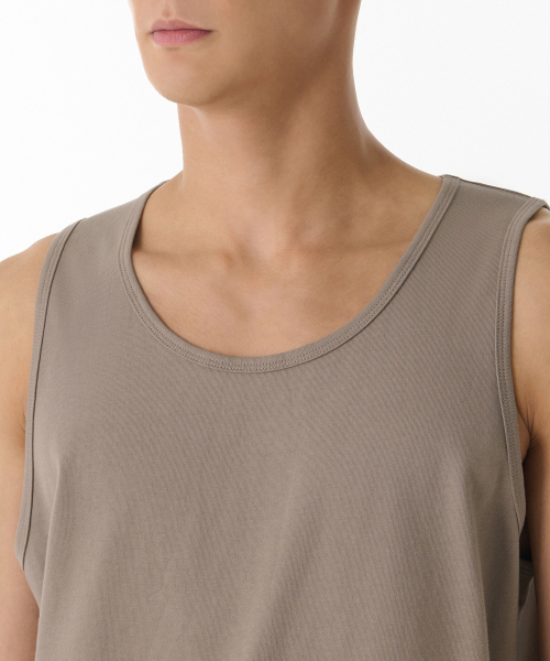 MUSINSA STANDARD（ムシンサスタンダード）の「スcoopネックスリーブレストップ[トープ]（Tシャツ/カットソー・メンズ・その他・SMALL/MEDIUM/LARGE/X-LARGE/XX-LARGE/XXX-LARGE）」の3枚目の写真