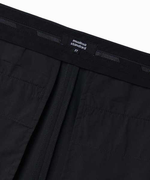 MUSINSA STANDARD WOMAN（ムシンサスタンダードウーマン）の「レディース軽量バギーラップスラックス[ブラック]（スラックス・レディース・その他・30/24/25/26/27/28/29）」の5枚目の写真