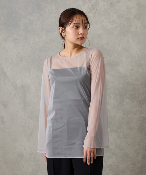 AIMER（エメ）の「高密度チュールスリットスリーブブラウス（シャツ/ブラウス・レディース・グレイッシュベージュ/ブラック/グレー・MEDIUM）」の4枚目の写真