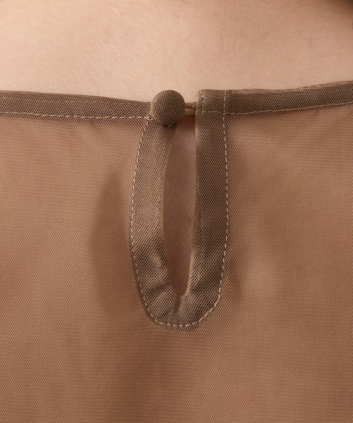 AIMER（エメ）の「高密度チュールスリットスリーブブラウス（シャツ/ブラウス・レディース・グレイッシュベージュ/ブラック/グレー・MEDIUM）」の20枚目の写真